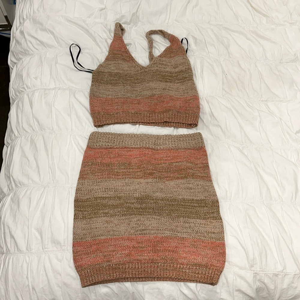 Pink and tan beach set
